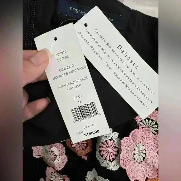 NWT French Connection Astrida Aliyha Floral Lace
Miniskirt Sz 8 in black pink - Picture 7 of 7